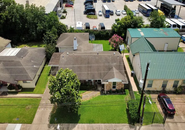 Photo 3 of Single family home for sale at 3901 Jeanetta St, Houston, TX 77063 | MLS# 34236526 | Listing updated on 2026-07-15
