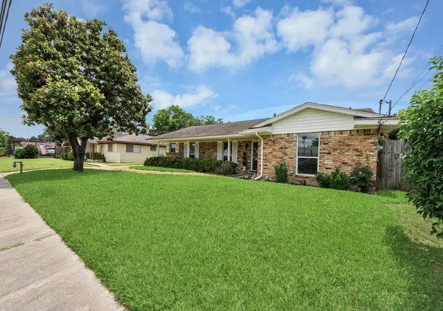 Photo 3 of Single family home for sale at 3901 Jeanetta St, Houston, TX 77063 | MLS# 34236526 | Listing updated on 2026-07-15