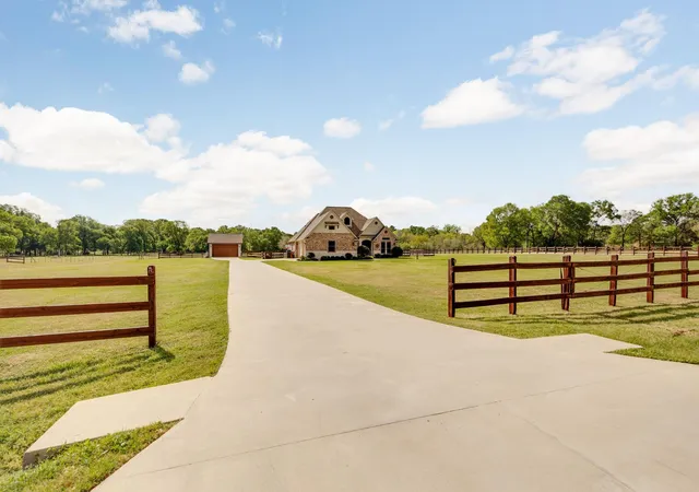 4th image of 9600 Shadow Creek Trail, Hearne, TX 77859 | MLS# 2963546