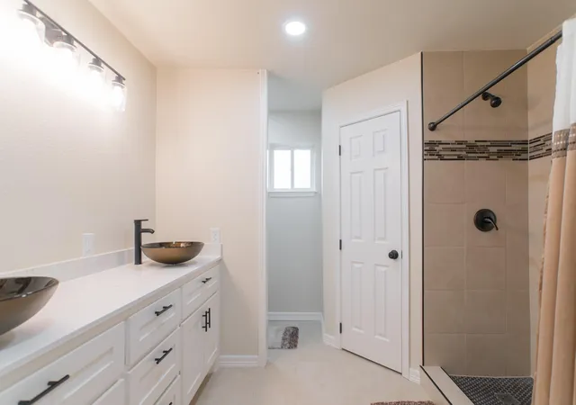 13th image of 4913 Deerwood Cir, Baytown, TX 77521 | MLS# 49852569