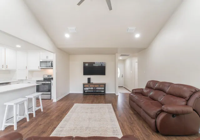 3rd image of 4913 Deerwood Cir, Baytown, TX 77521 | MLS# 49852569