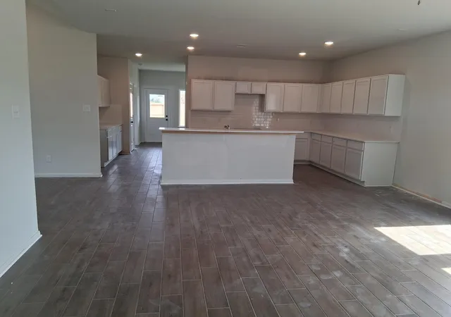 2nd image of 1926 Middle Pass Ln, Angleton, TX 77515 | MLS# 71444538