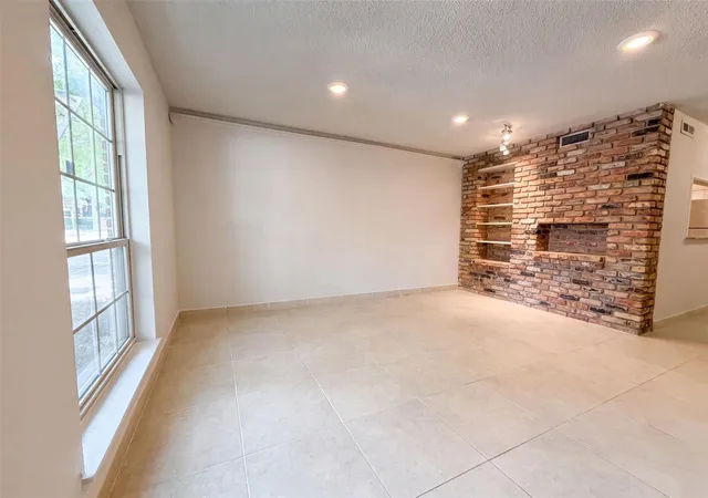 3rd image of 2503 Mccue Rd #6, Houston, TX 77056 | MLS# 20119733