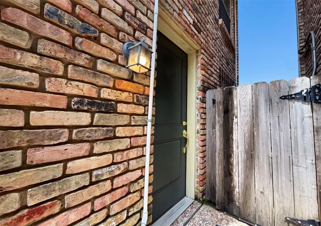 5th image of 2503 Mccue Rd #6, Houston, TX 77056 | MLS# 20119733