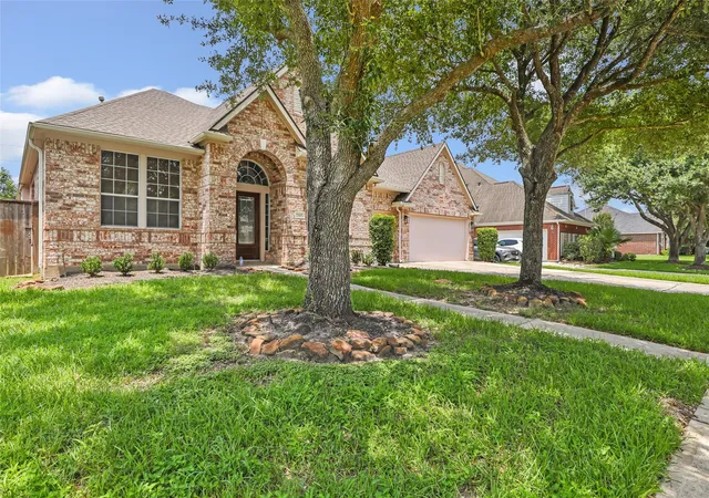 Photo 2 of Single family home for sale at 7415 Bearden Fls Ln, Humble, TX 77396 | MLS# 38751701 | Listing updated on 2026-08-20