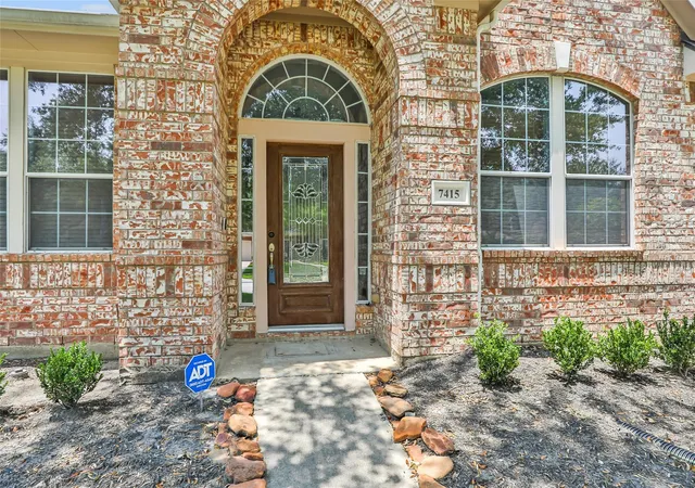 Photo 3 of Single family home for sale at 7415 Bearden Fls Ln, Humble, TX 77396 | MLS# 38751701 | Listing updated on 2026-08-20