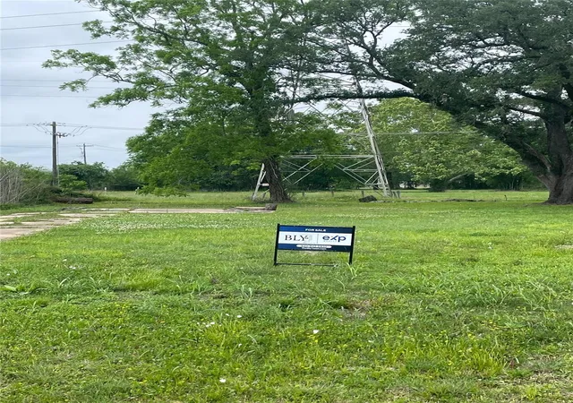 Photo 2 of Land for sale at 2815 Timber Dr, Dickinson, TX 77539 | MLS# 31581673 | Listing updated on 2026-09-07