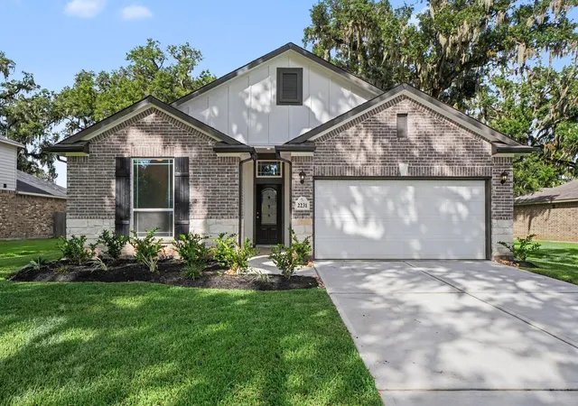 1st image of 2231 Lakewood Dr, West Columbia, TX 77486 | MLS# 52140941