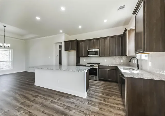 3rd image of 6427 Tomahawk Dr, Baytown, TX 77523 | MLS# 94859698