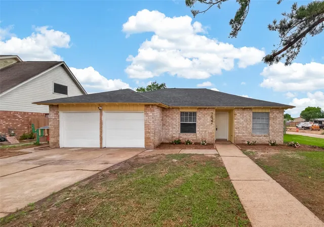 1st image of 7627 Green Lawn Dr, Houston, TX 77088 | MLS# 93211413