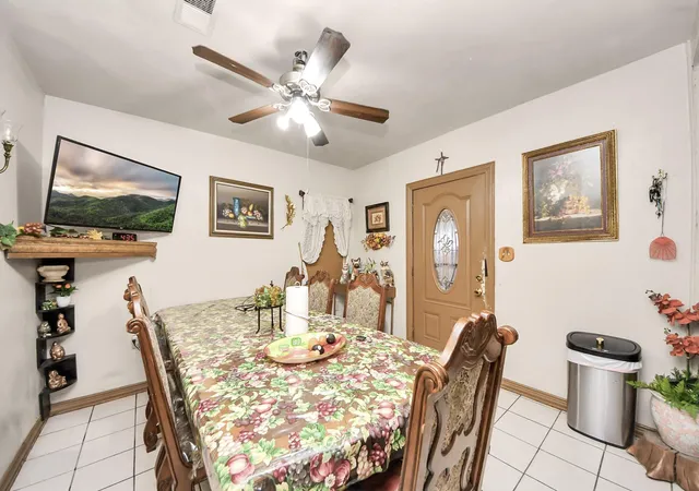 2nd image of 3924 Jefferson St, Houston, TX 77003 | MLS# 9113258