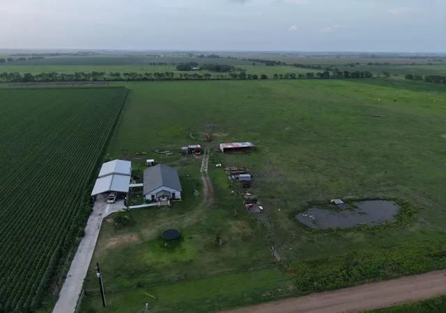 3rd image of 928 County Road 316, Louise, TX 77455 | MLS# 86770039