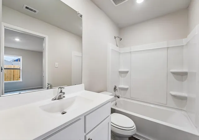 Photo 4 of Sale Pending at 8117 Sunberry Shadow Dr, Houston, TX 77016 | MLS# 62312118 | Listing updated on 2026-09-13