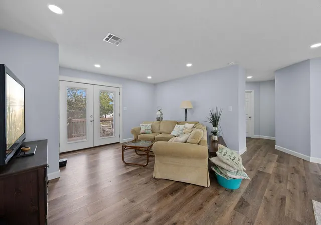 Photo 4 of Single family home for sale at 801 Commodore Dr, Livingston, TX 77351 | MLS# 95422195 | Listing updated on 2026-07-21