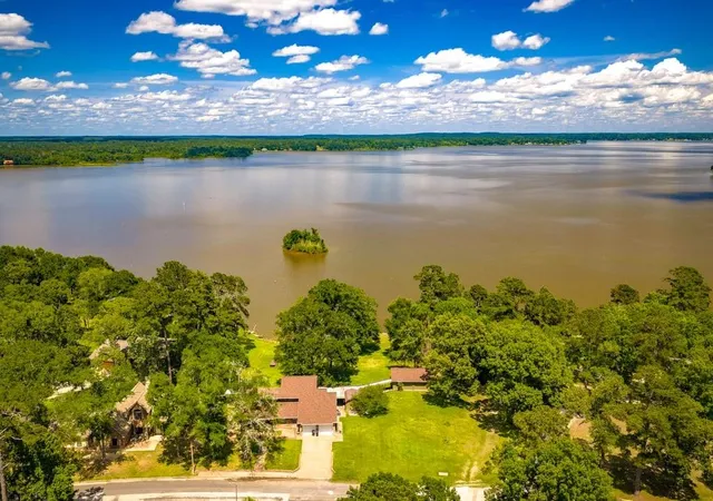 Homes for sale in Trinity, TX | 201 Westwood Dr E, Trinity, TX 75862 | MLS# 27657104