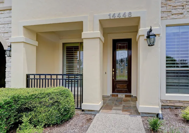 Photo 3 of Townhouse for sale at 14446 Summerleaf Ln, Houston, TX 77077 | MLS# 43851705 | Listing updated on 2026-08-12