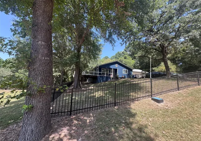 3rd image of 445 Loop Dr, Livingston, TX 77351 | MLS# 6828890