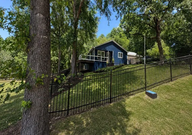 4th image of 445 Loop Dr, Livingston, TX 77351 | MLS# 6828890