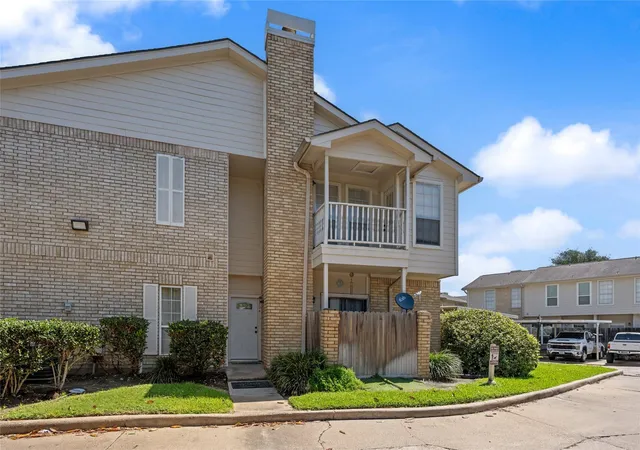 2nd image of 7575 Cambridge St, Houston, TX 77054
