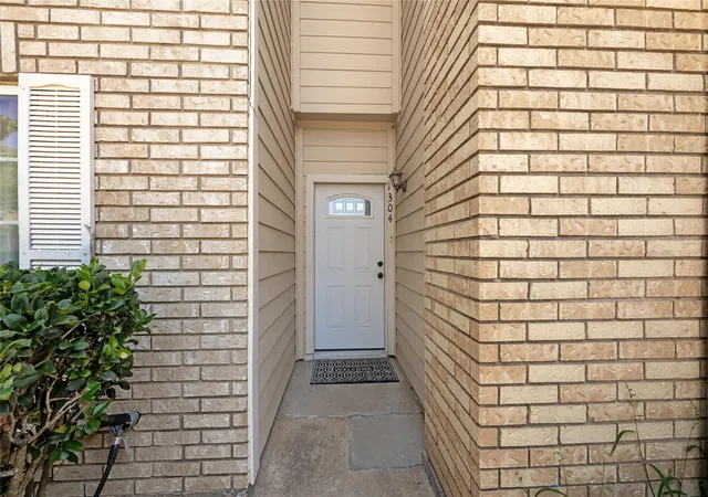 4th image of 7575 Cambridge St, Houston, TX 77054