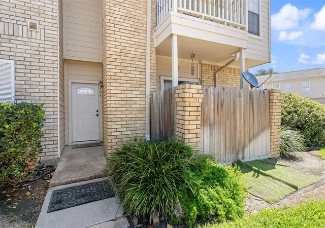 5th image of 7575 Cambridge St, Houston, TX 77054