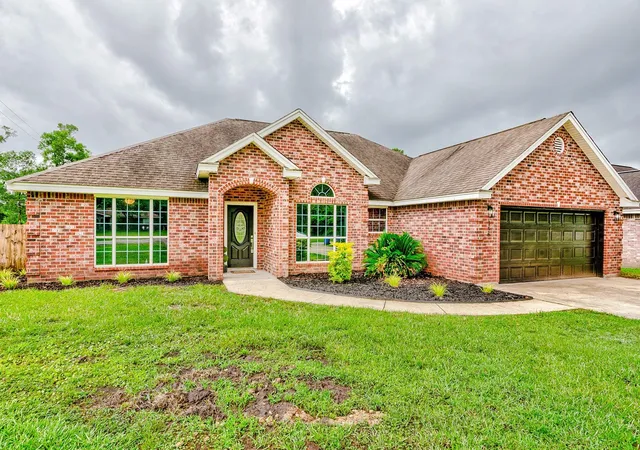 3rd image of 156 Corbett St, Vidor, TX 77662 | MLS# 59105247