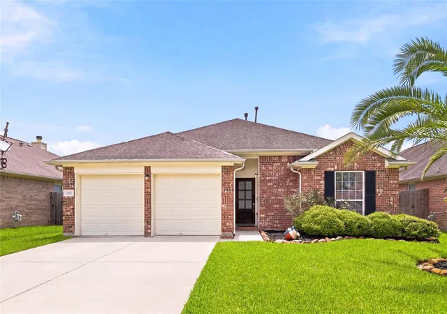 Photo 1 of Single family home for sale at 8226 Mandalay Bay Dr, Baytown, TX 77523 | MLS# 76085444 | Listing updated on 2026-09-02