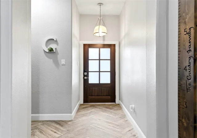 Photo 4 of Sale Pending at 8226 Mandalay Bay Dr, Baytown, TX 77523 | MLS# 76085444 | Listing updated on 2026-10-12