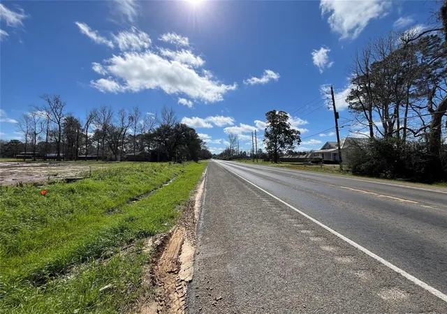 2nd image of 805 S Winfree St, Dayton, TX 77535 | MLS# 36911714
