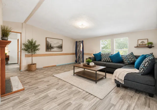 Photo 3 of Single family home for sale at 910 County Rd 3556, Cleveland, TX 77327 | MLS# 70252025 | Listing updated on 2026-08-19