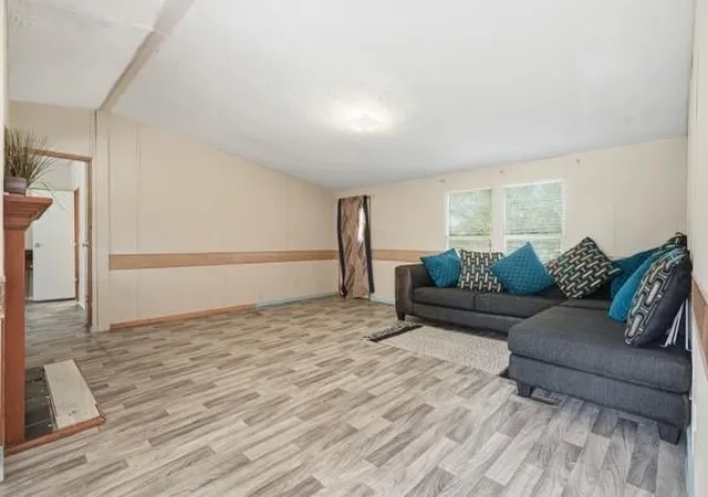 Photo 4 of Single family home for sale at 910 County Rd 3556, Cleveland, TX 77327 | MLS# 70252025 | Listing updated on 2026-08-19