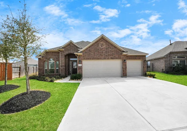 Photo 1 of Single family home for sale at 1654 Sequoia Run Dr, Rosharon, TX 77583 | MLS# 48758195 | Listing updated on 2026-06-14