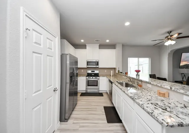 Photo 2 of Single family home for sale at 1654 Sequoia Run Dr, Rosharon, TX 77583 | MLS# 48758195 | Listing updated on 2026-06-14