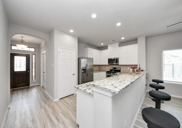 Photo 2 of Single family home for sale at 1654 Sequoia Run Dr, Rosharon, TX 77583 | MLS# 48758195 | Listing updated on 2026-06-14