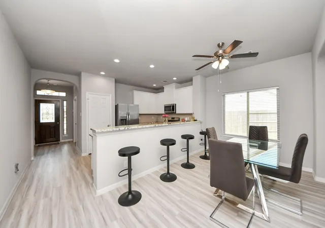 Photo 4 of Single family home for sale at 1654 Sequoia Run Dr, Rosharon, TX 77583 | MLS# 48758195 | Listing updated on 2026-06-14