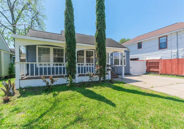 Photo 2 of Single family home for sale at 5610 Eskridge St, Houston, TX 77023 | MLS# 64714678 | Listing updated on 2026-09-21