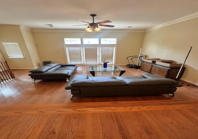 Photo 3 of Single family home for sale at 9007 Harbor Hills Dr, Houston, TX 77054 | MLS# 89852015 | Listing updated on 2026-08-24