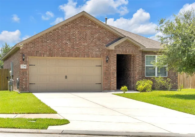 Photo 2 of Sale Pending at 7730 Boulder Sunstone Ln, Conroe, TX 77304 | MLS# 30501917 | Listing updated on 2026-09-02