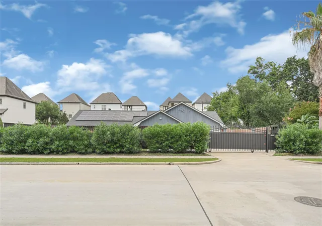 2nd image of 1613 Wycliffe Dr, Houston, TX 77043 | MLS# 43220850