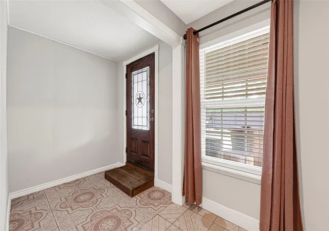 4th image of 1613 Wycliffe Dr, Houston, TX 77043 | MLS# 43220850