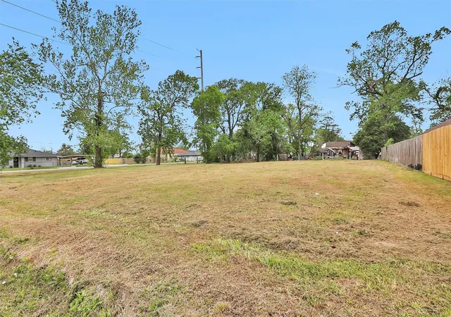 Photo 2 of Land for sale at 9205 & 9207 Spaulding St, Houston, TX 77016 | MLS# 28901176 | Listing updated on 2026-04-10