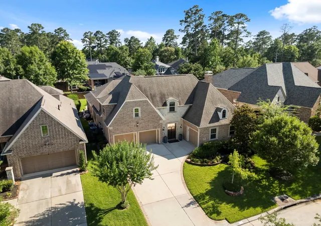 Photo 2 of Sale Pending at 119 W Cresta Bnd Pl, Spring, TX 77389 | MLS# 15161691 | Listing updated on 2026-09-08