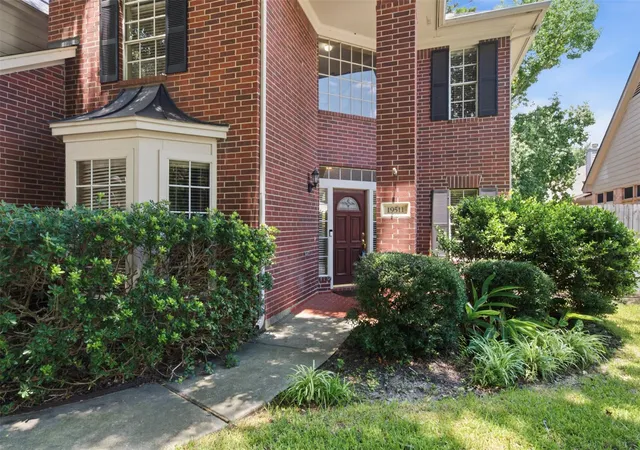 Photo 3 of Sale Pending at 19511 Water Point Trl, Humble, TX 77346 | MLS# 14948799 | Listing updated on 2026-10-07