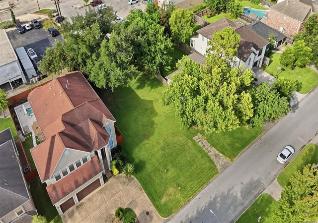 3rd image of 5115 Locust St, Bellaire, TX 77401 | MLS# 55388006
