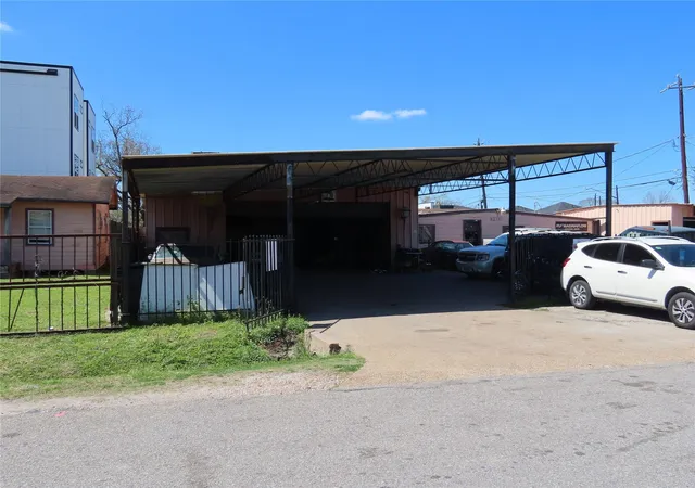 Photo 1 of Land for sale at 4230 Sterling St, Houston, TX 77051 | MLS# 45123035 | Listing updated on 2026-03-22