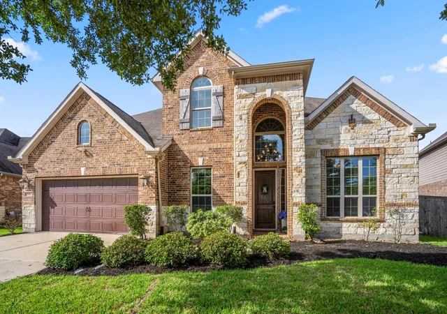 Photo 2 of Sale Pending at 6815 Cottonwood Crst Ln, Katy, TX 77493 | MLS# 27402097 | Listing updated on 2026-08-31