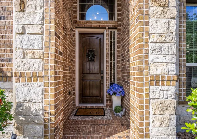 Photo 4 of Sale Pending at 6815 Cottonwood Crst Ln, Katy, TX 77493 | MLS# 27402097 | Listing updated on 2026-08-31