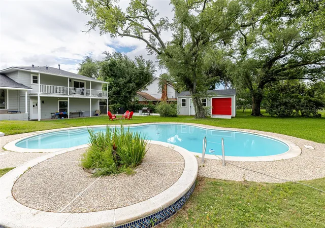 Homes for sale in Lake Jackson, TX | 123 S Cedar St, Lake Jackson, TX 77566 | MLS# 18679204