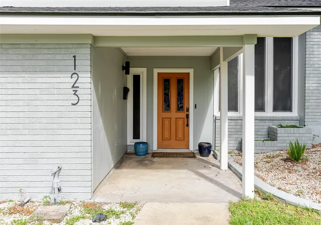 Homes for sale in Lake Jackson, TX | 123 S Cedar St, Lake Jackson, TX 77566 | MLS# 18679204