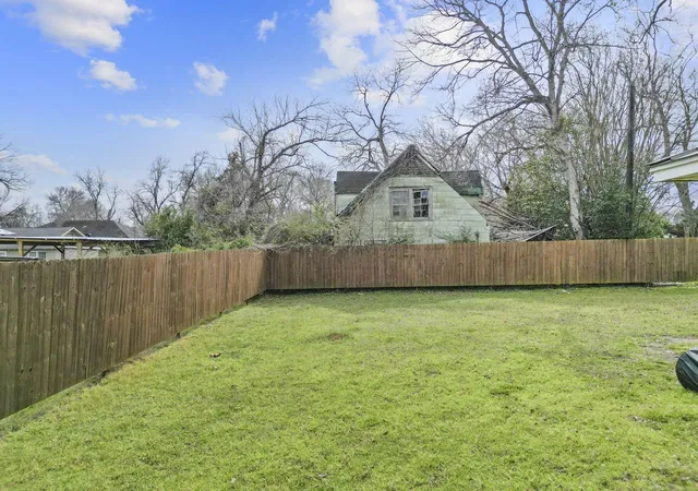 Homes for sale in Crockett, TX | 300 Cedar Bnd, Crockett, TX 75835 | MLS# 59291197